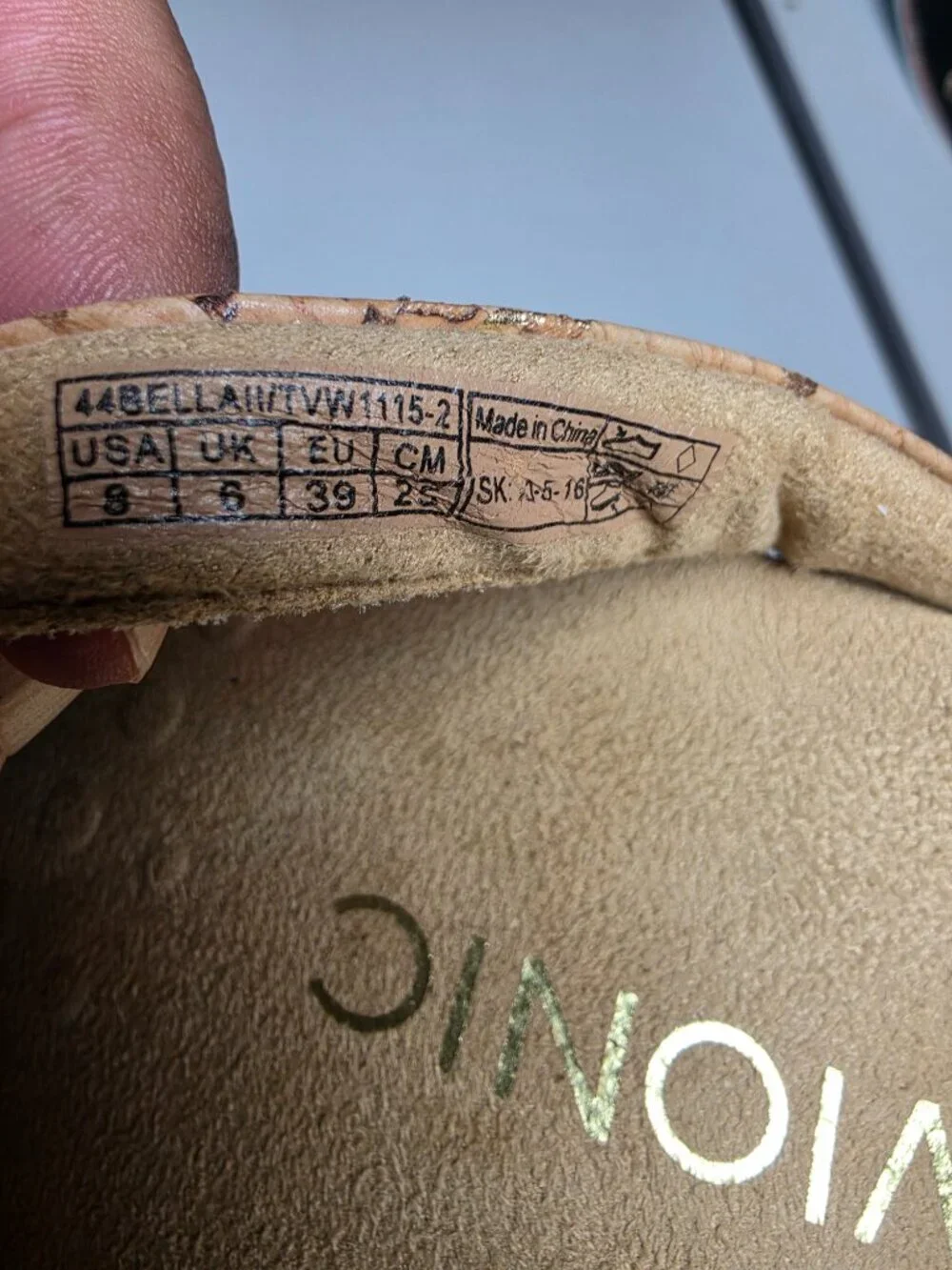 Vionic Bella ll Women's Thong Orthotic Comfort Cork Tan Sandals Sz 8